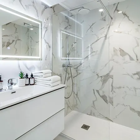 Daire Tenis - Bright Bel-air Flat 2 Beds 3 Terraces