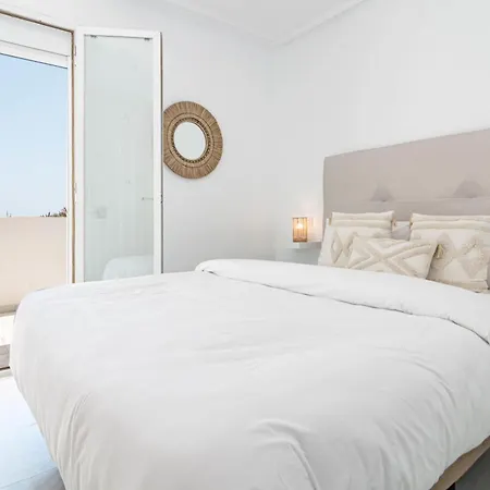 Tenis - Bright Bel-air Flat 2 Beds 3 Terraces Daire